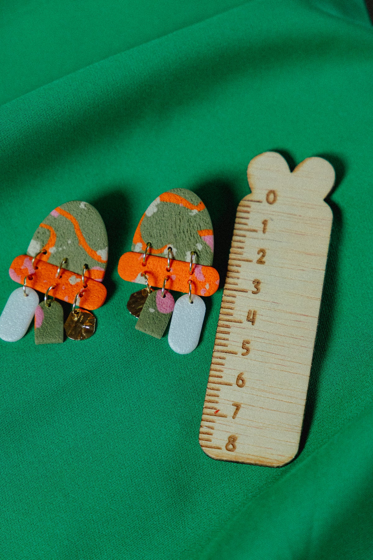 dames oorbllen, groene oorbellen, oranje oorbellen, bedels, statement