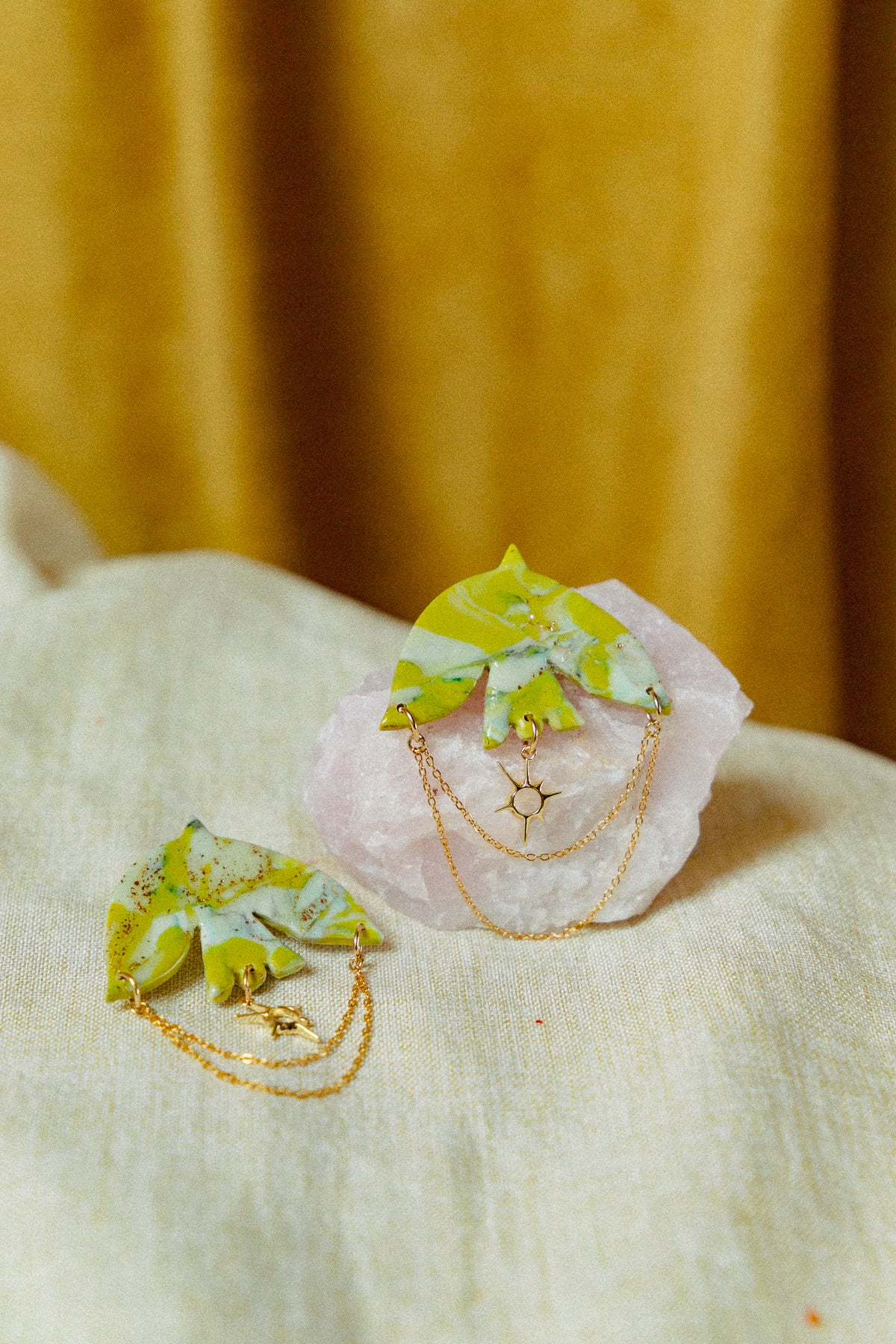 Oorbellen | green stone birds statement