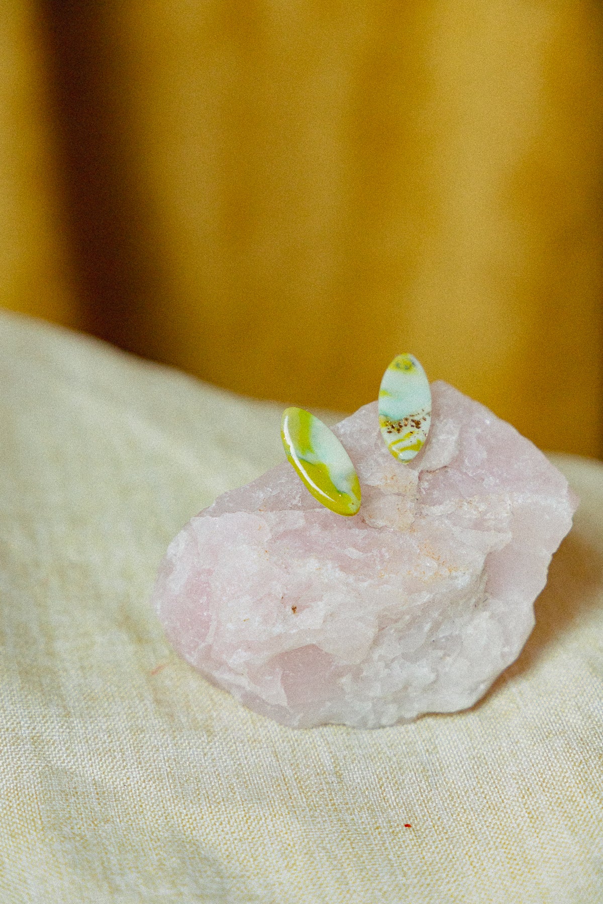 Oorbellen | green stone eyes studs