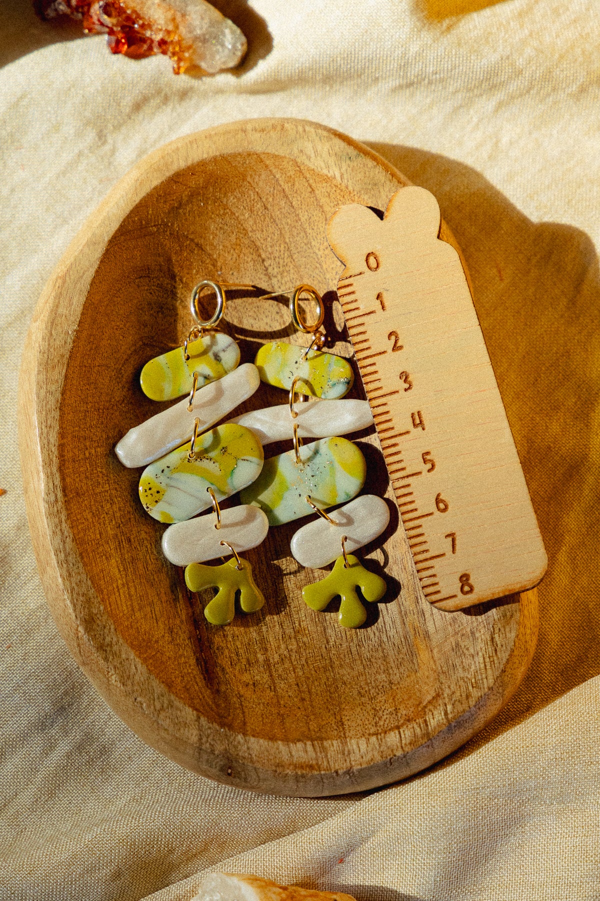 statement oorbellen, oorbellen van klei, dames oorbellen, handgemaakte sieraden, cadeau voor haar, groene oorbellen, garden party jewellery, nep parel