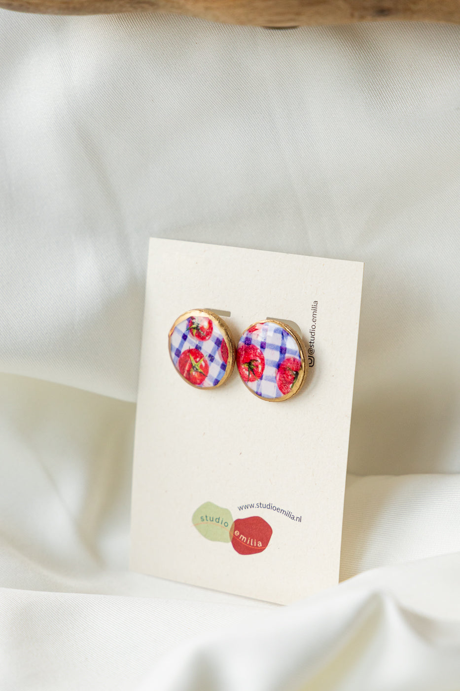 oorbellen van klei, unieke sieraden, geruit, tomaten, tomaten oorbellen, picnic oorbellen, sieraden van klei