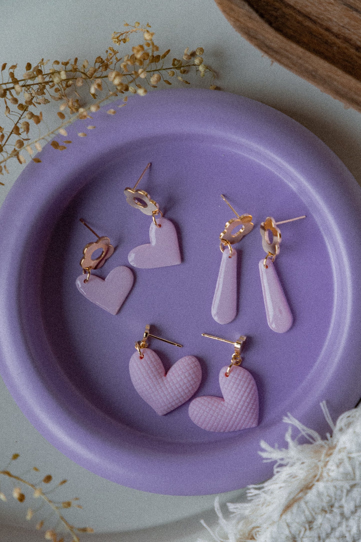 roze hartjes oorbellen, bloem oorbellen, romantische oorbellen, handgemaakte sieraden, studio emilia, Blossom Heart collectie