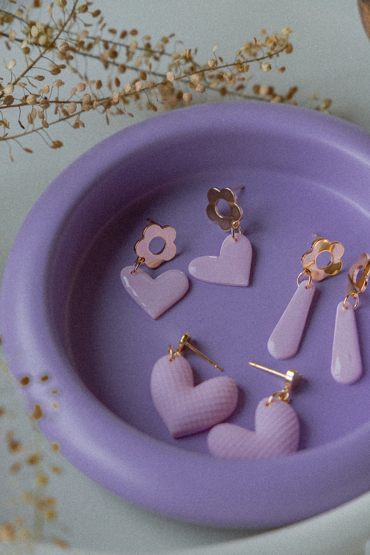 roze hartjes oorbellen, bloem oorbellen, romantische oorbellen, handgemaakte sieraden, studio emilia, Blossom Heart collectie