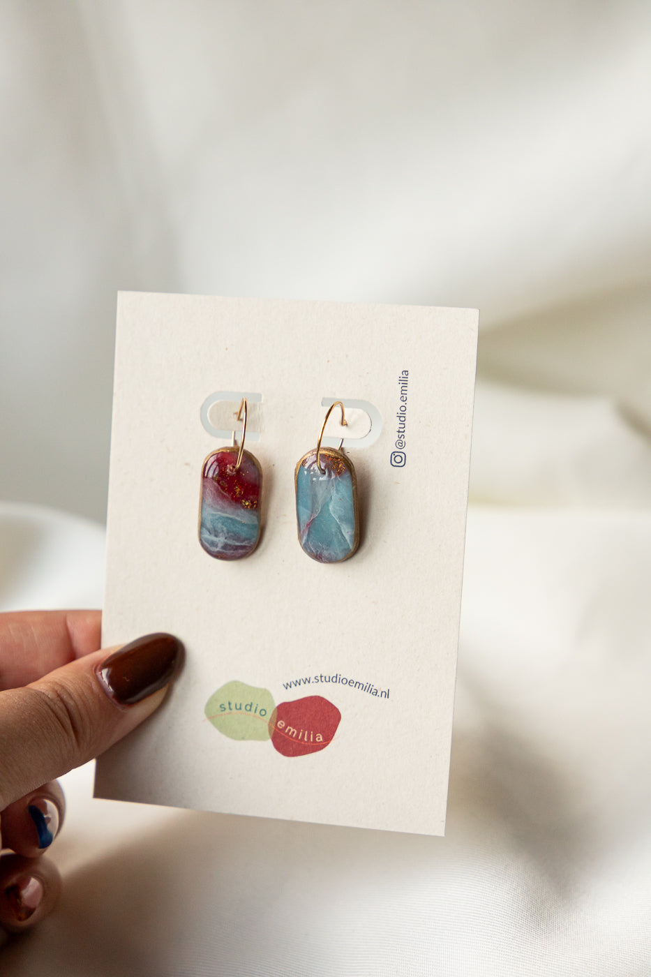 oorbellen van klei, sieraden, nieuwe collectie, handgemaakte sieraden, handgemaakte oorbellen, blauwe oorbellen, rode oorbellen, cadeau voor haar