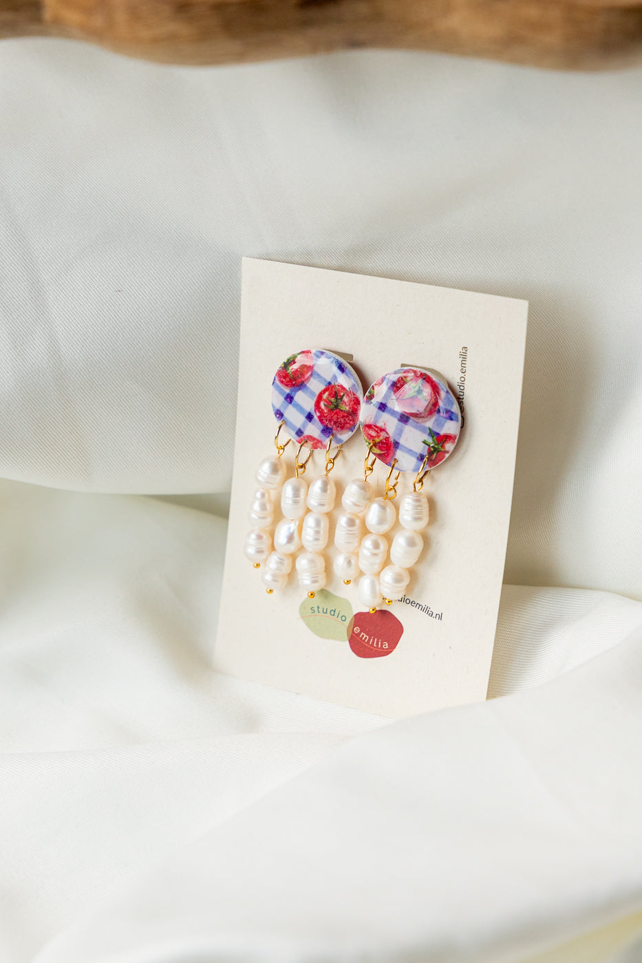 picnic parels, parel oorbellen, parels, oorbellen van klei, pearls, unieke sieraden, handgemaakte oorbellen