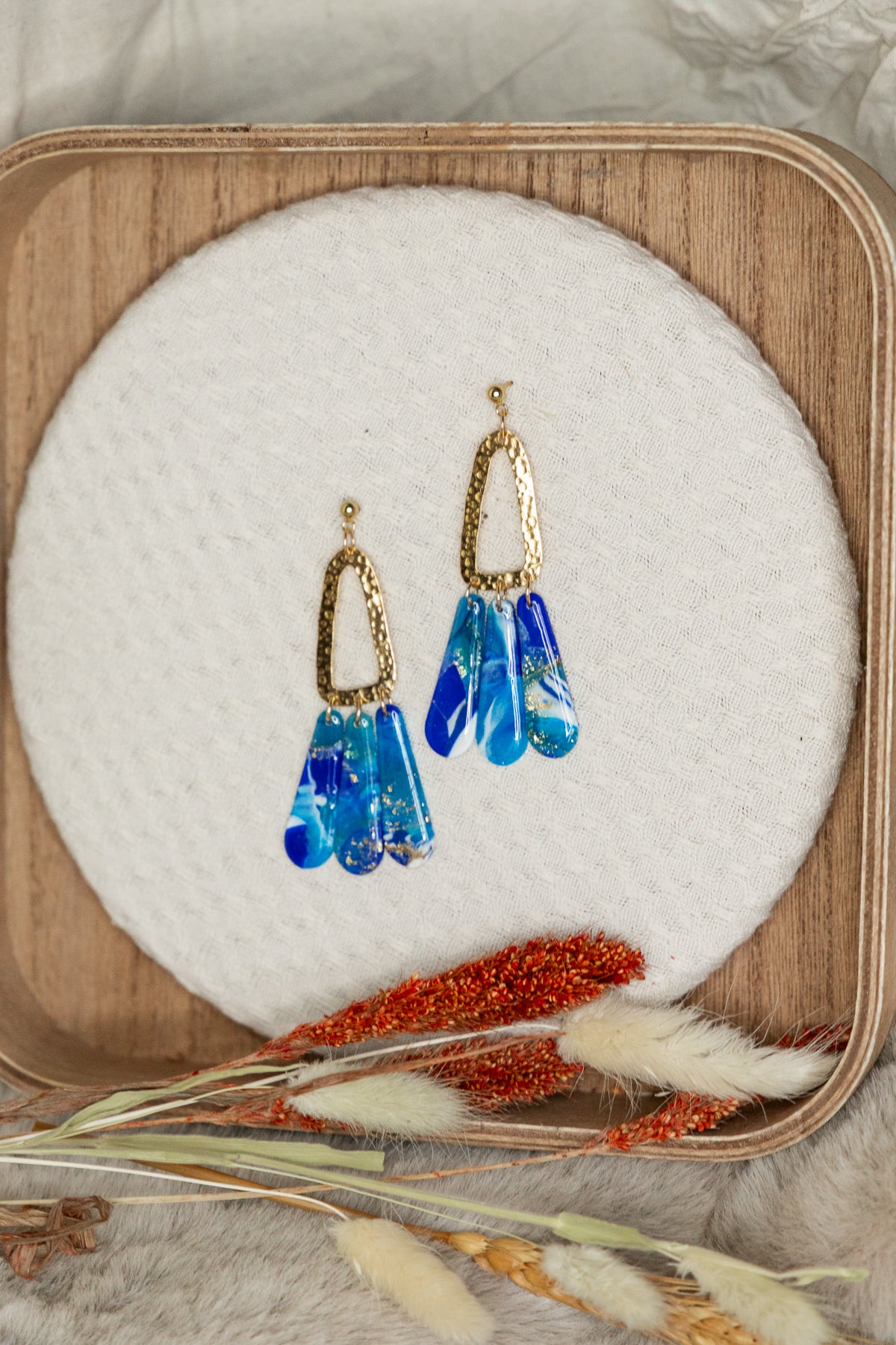 blauwe oorbellen, statement oorbellen, boho, roestvrijstaal, rvs oorbellen, lichtgewicht oorbellen, oorbellen handgemaakt