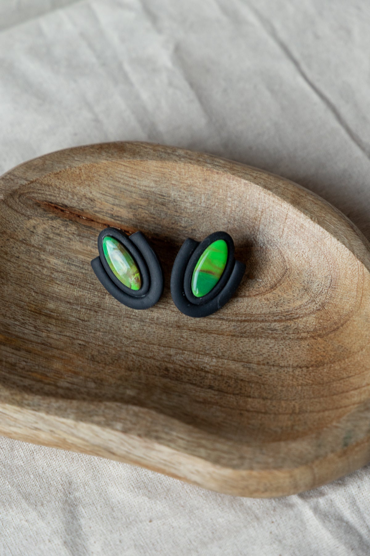 ovaal groene zwarte oorbellen, nieuwe collectie, cadeau, oorbellen cadeau