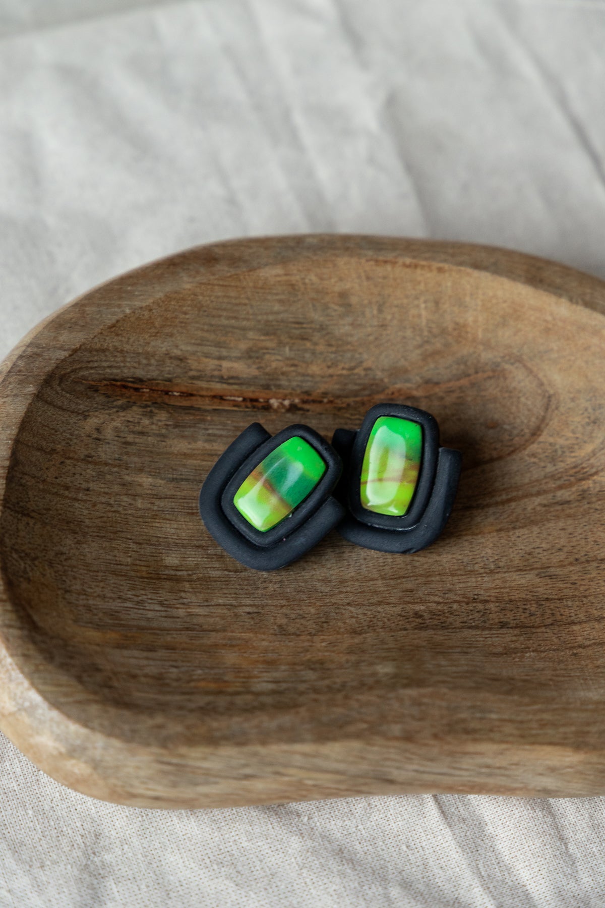 vierkante groene zwarte oorbellen, nieuwe collectie, cadeau, oorbellen cadeau