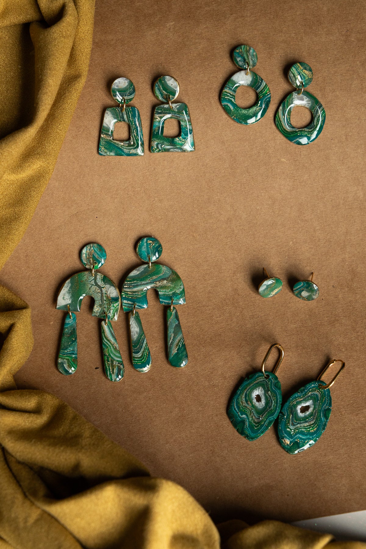 Oorbellen | faux agate green rounds