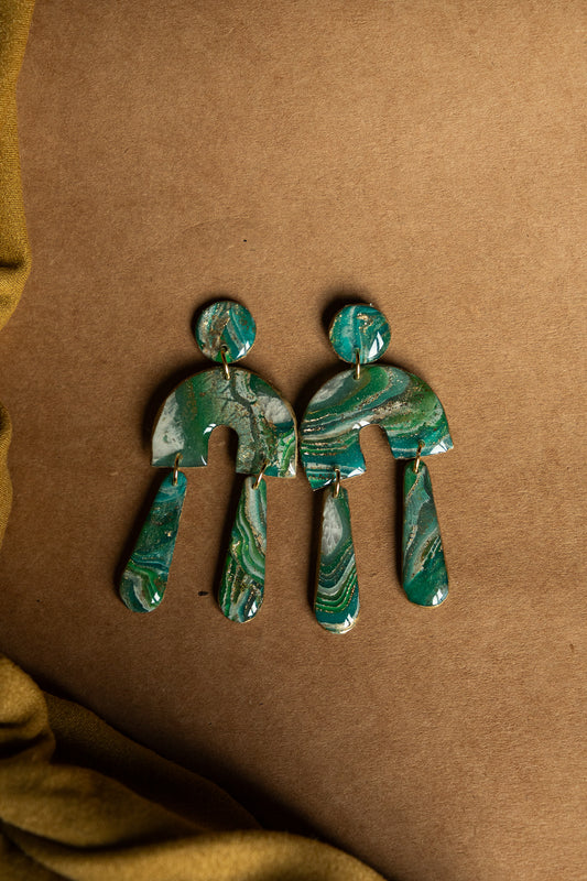 groene nep steen look statement oorbellen in marmer effect, gemaakt van polymeer klei