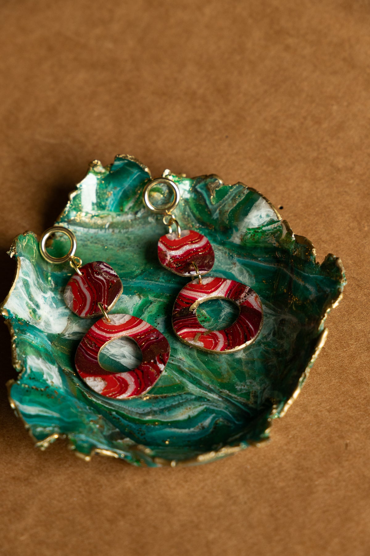 Oorbellen | Faux agate red rounds