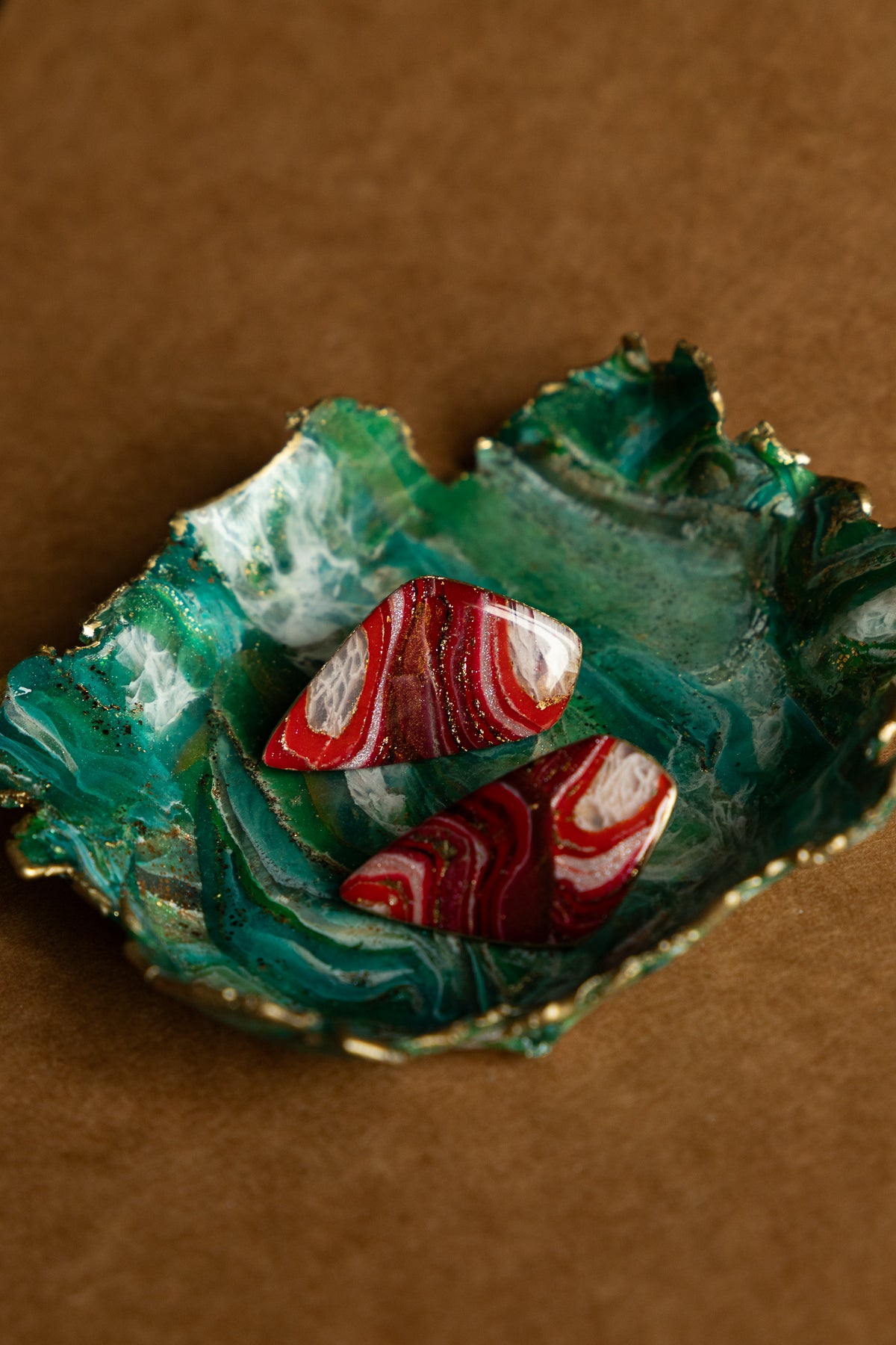 Oorbellen | Faux agate red daggers