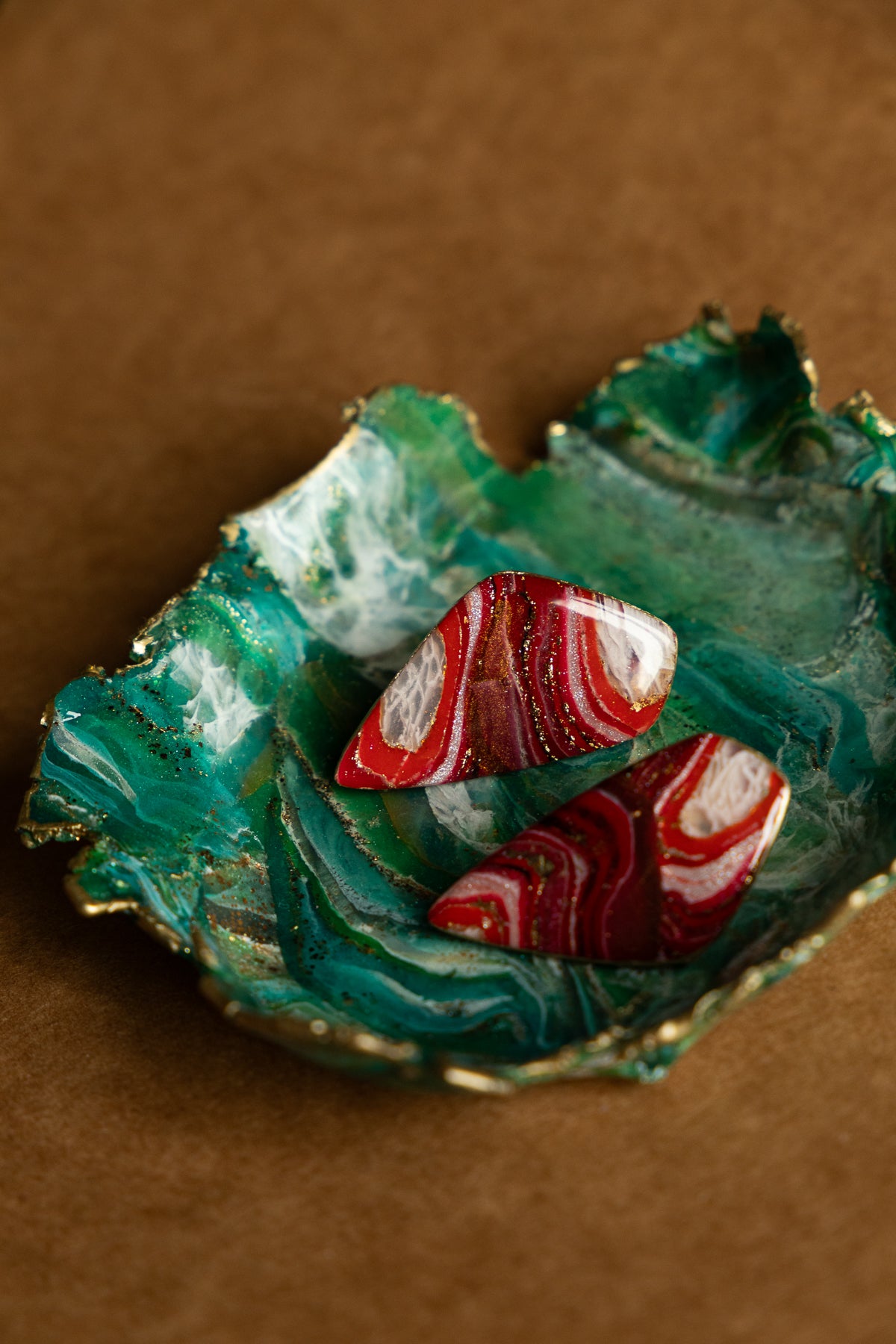 Oorbellen | Faux agate red daggers