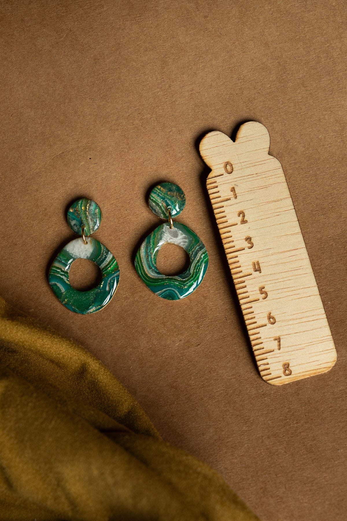 Oorbellen | faux agate green rounds