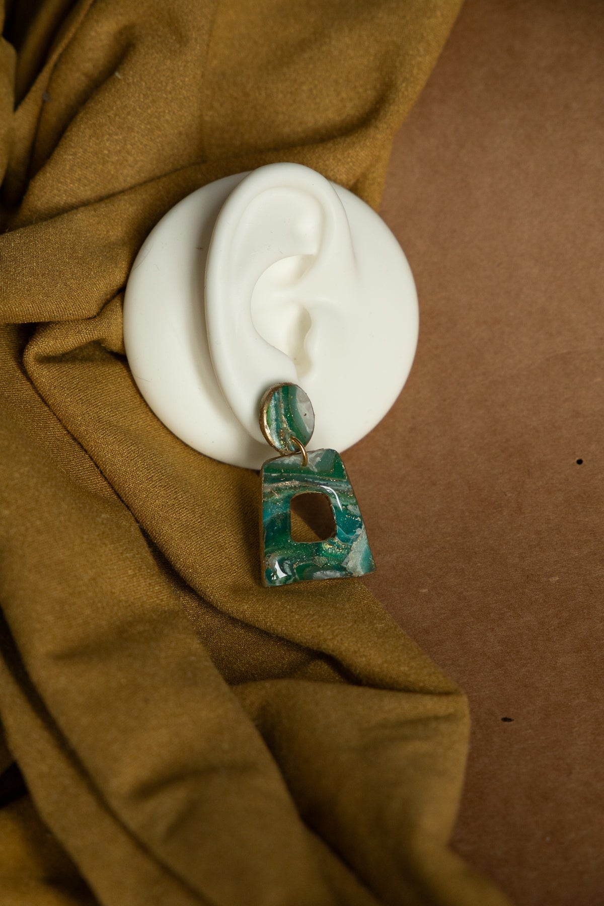 Oorbellen | faux agate green squares