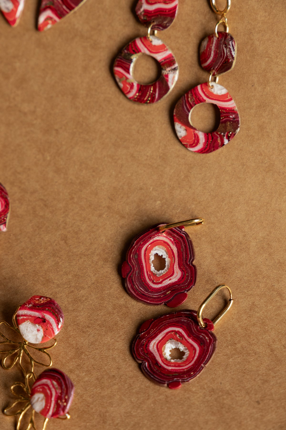 Oorbellen | Faux agate red organic