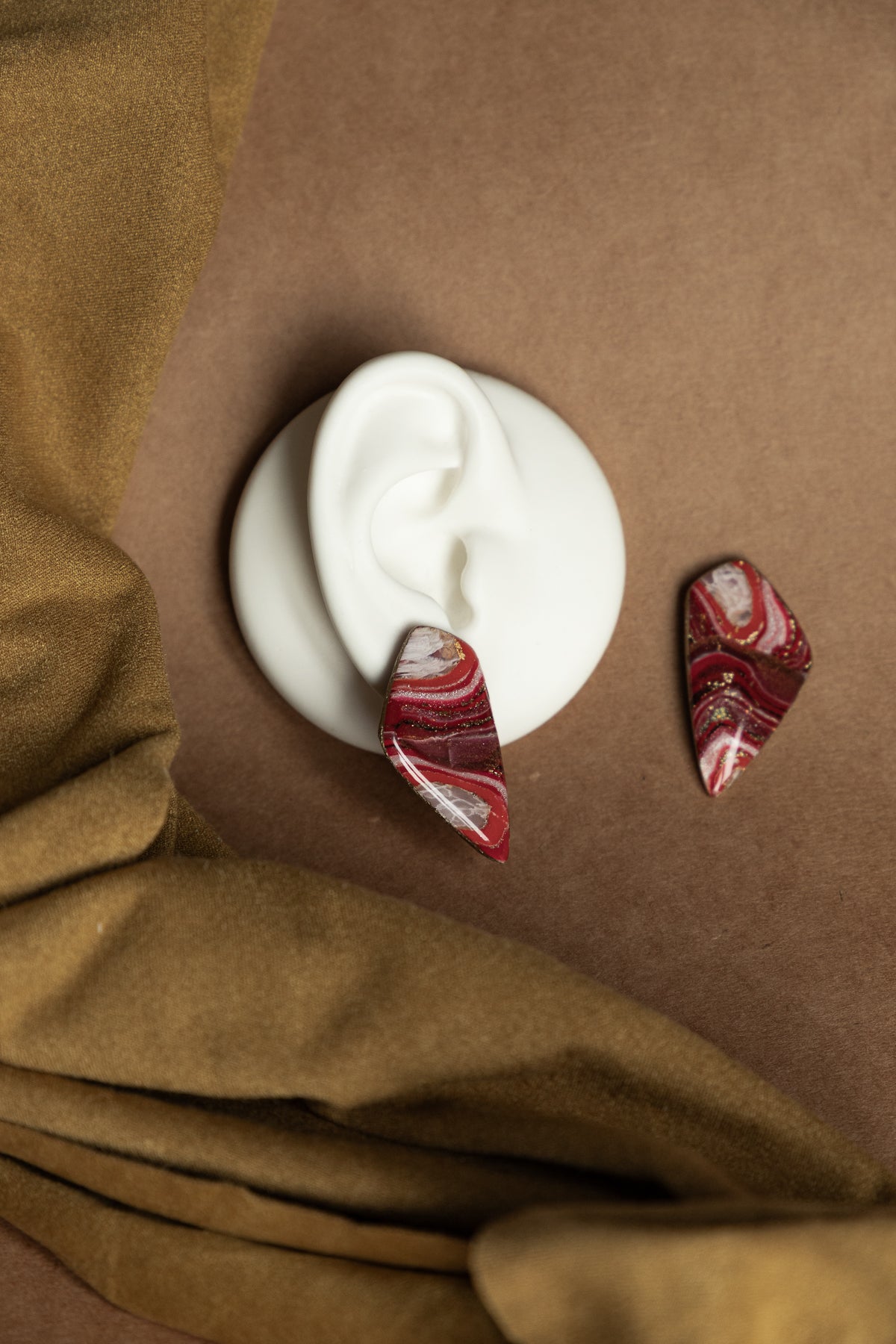 Oorbellen | Faux agate red daggers