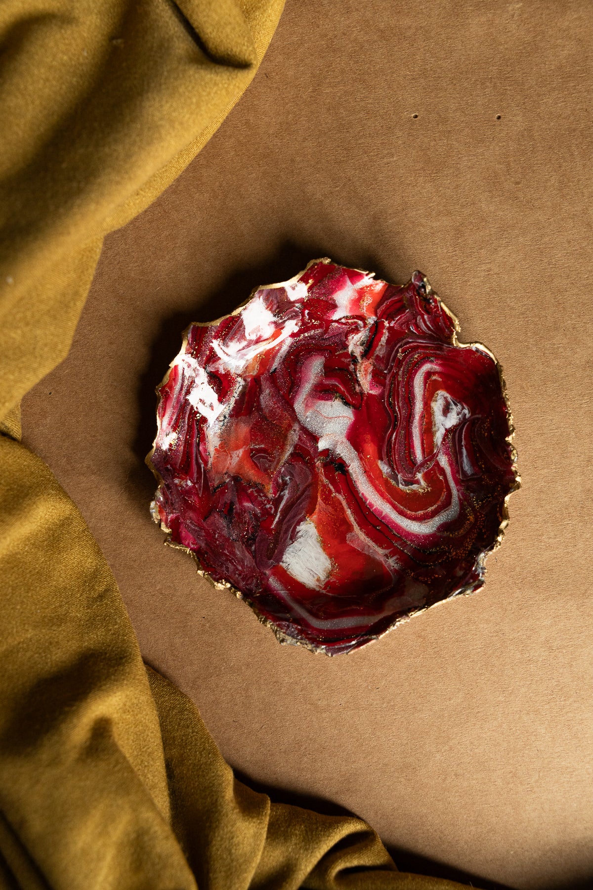 Accessoire | Faux agate dish in red