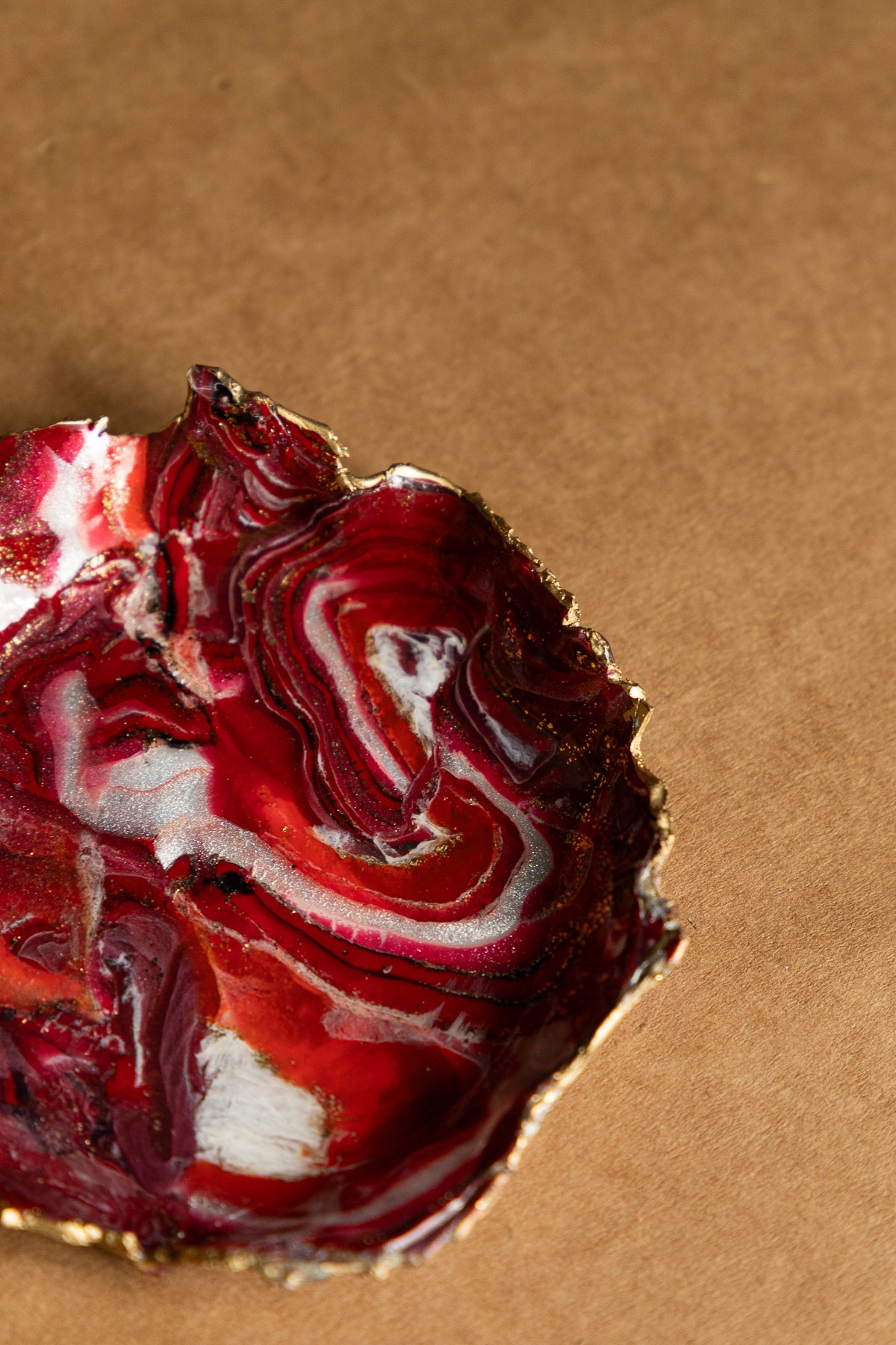 Accessoire | Faux agate dish in red