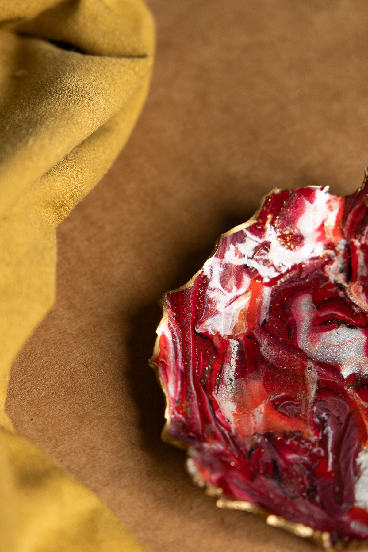 Accessoire | Faux agate dish in red