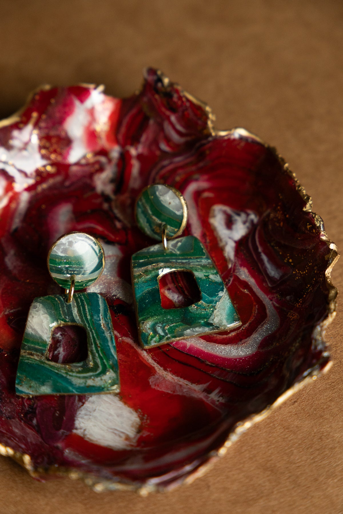 Oorbellen | faux agate green squares