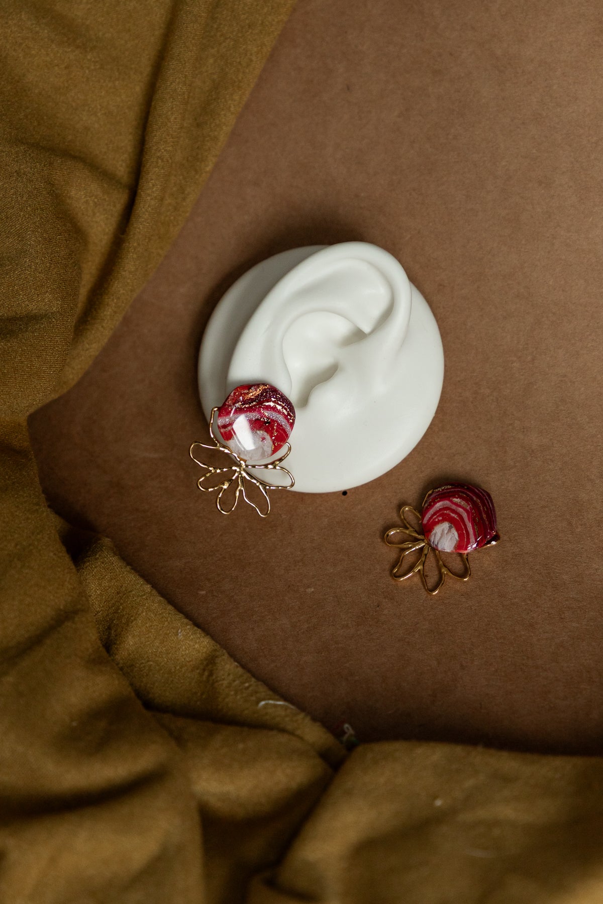 Oorbellen | Faux agate red flower