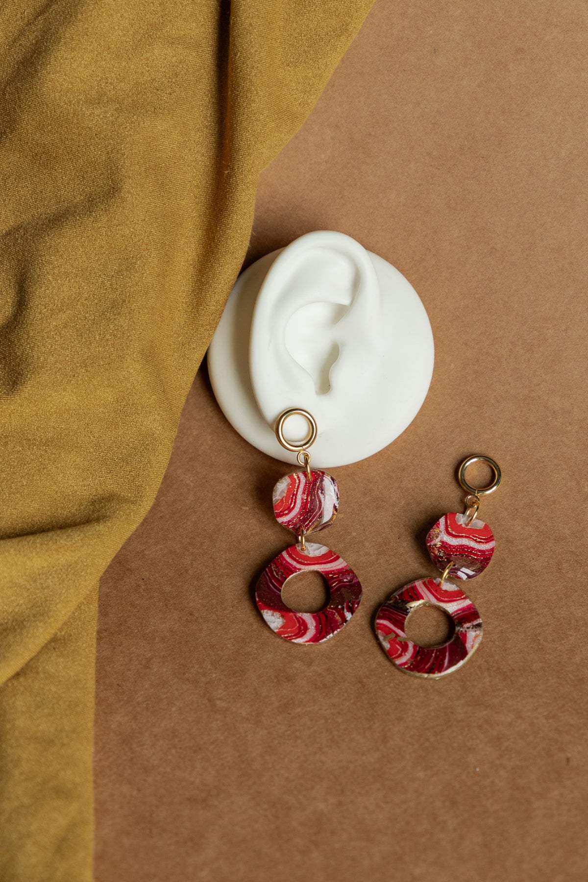 Oorbellen | Faux agate red rounds