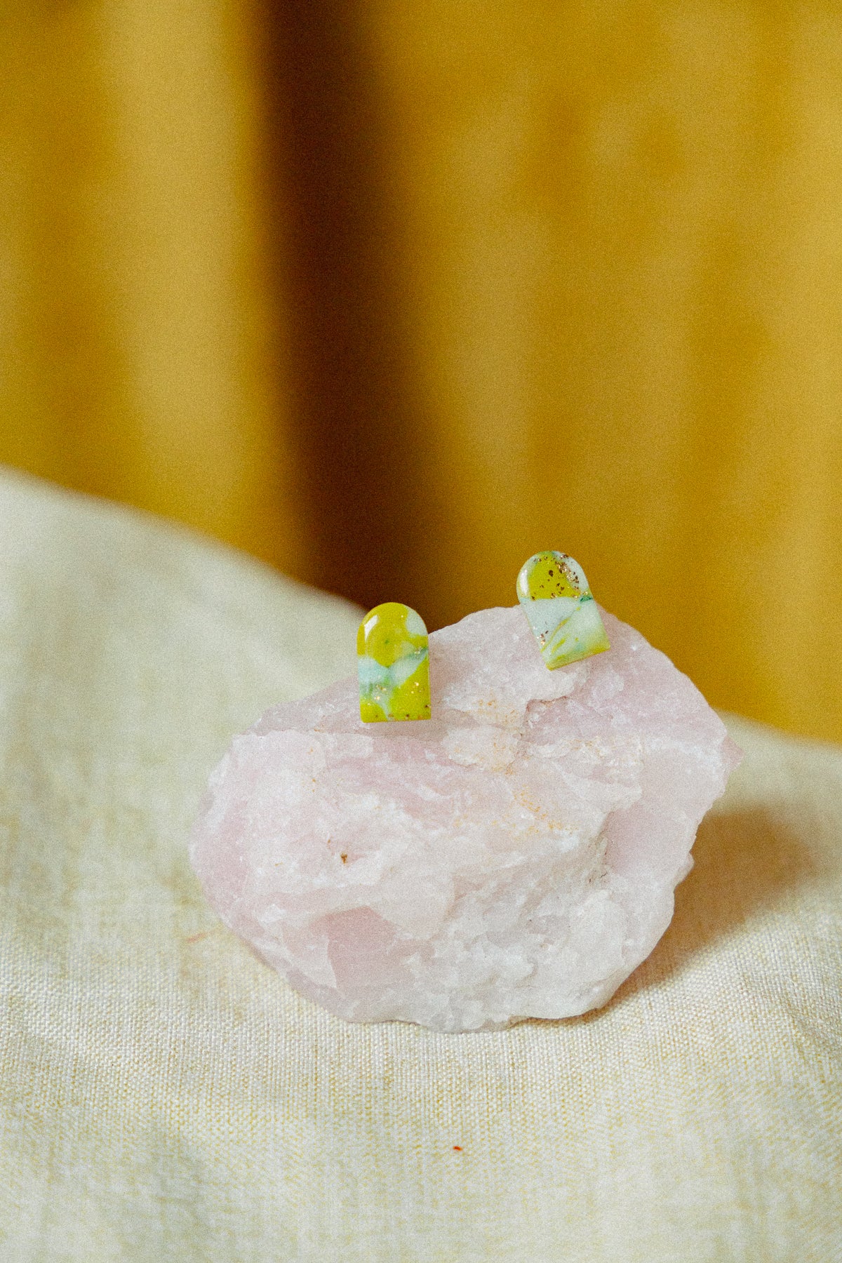 groene oorstekers, arches, oorbellen van klei, polymeerklei oorbellen, handgemaakte sieraden, oorstekers, rvs sieraden, cadeau voor haar