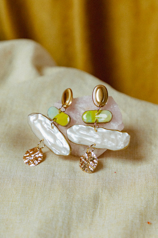 Earrings | green stone statement