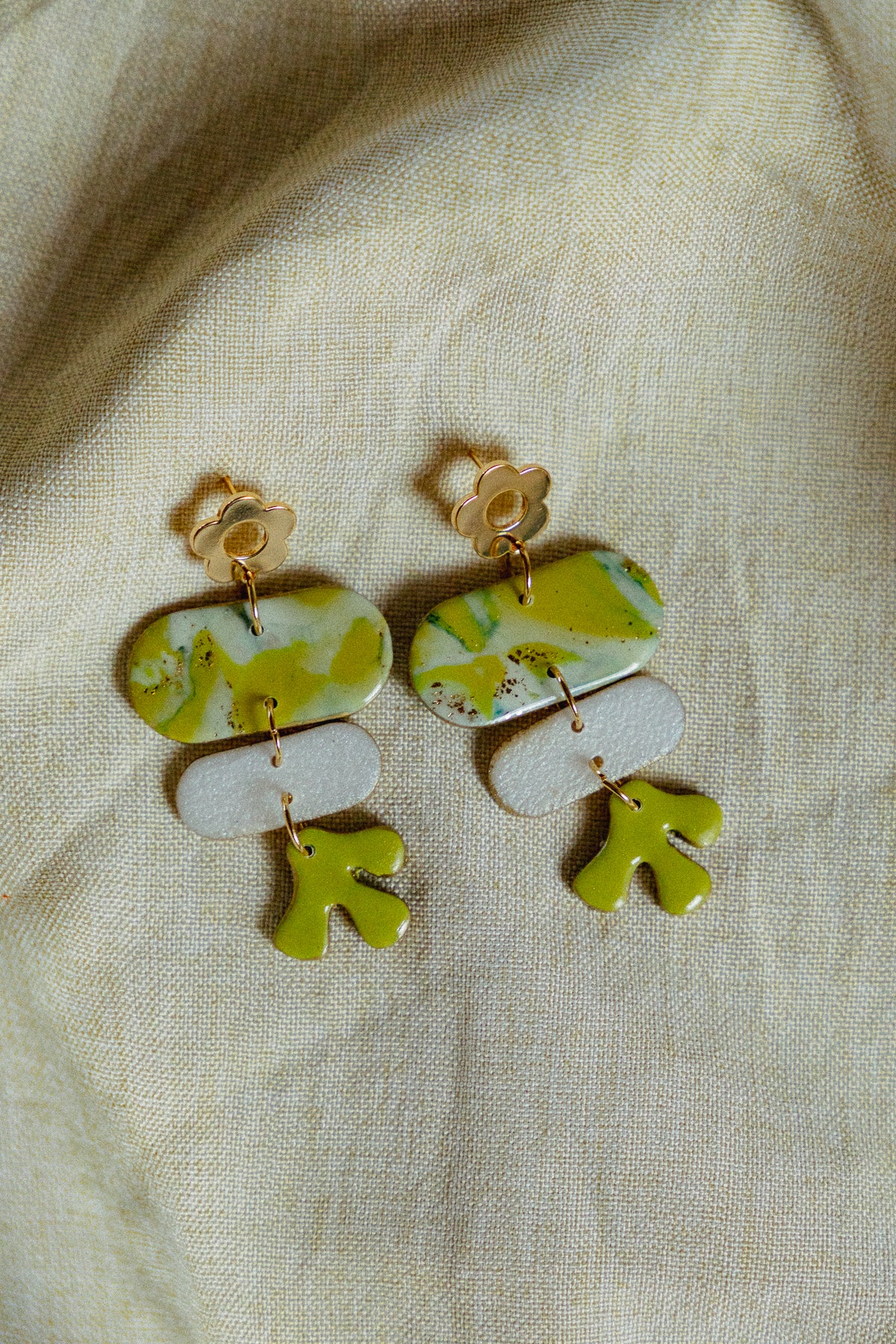 groene oorbellen, statement oorbellen, statement sieraden, unieke oorbellen voor haar, dames oorbellen, handgemaakte sieraden, sieraden rvs, lichtgewicht sieraden