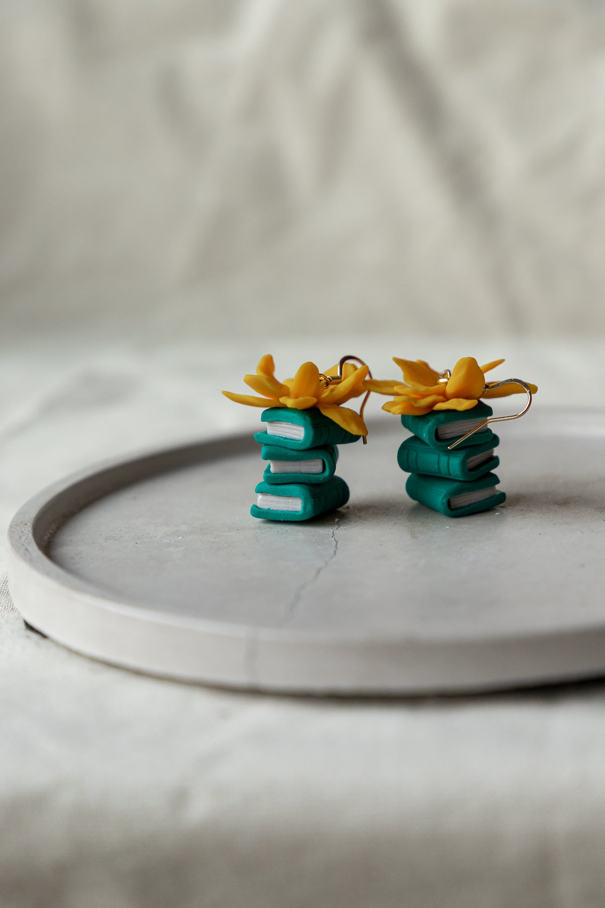 oorbellen, bloemen, boeken, boekenoorbellen