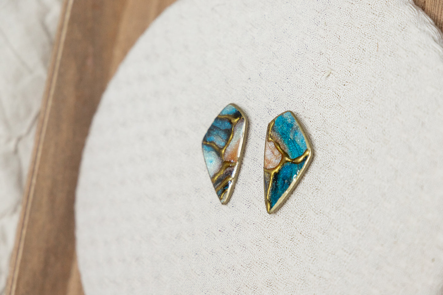 statement oorbellen, oorbellen van klei, dames oorbellen, blauwe oorbellen