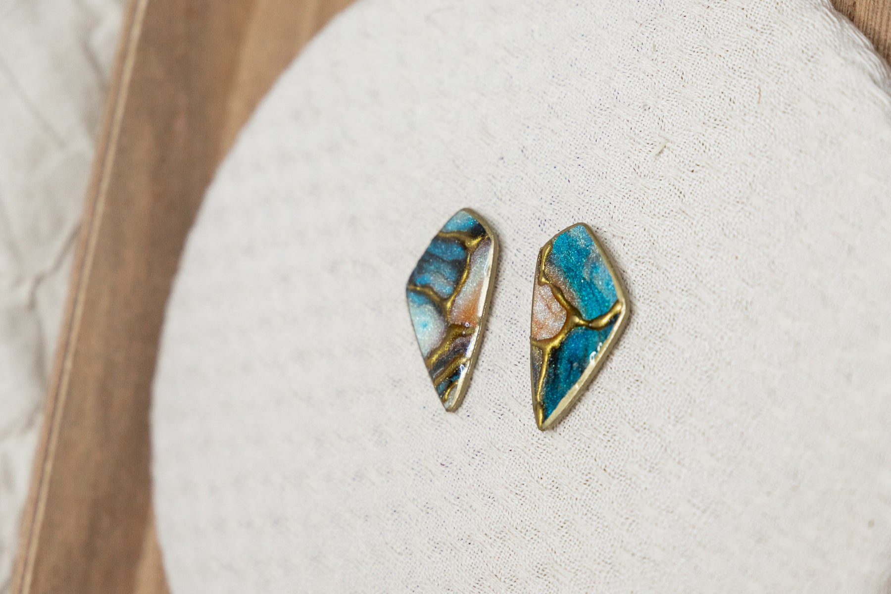 statement oorbellen, oorbellen van klei, dames oorbellen, blauwe oorbellen