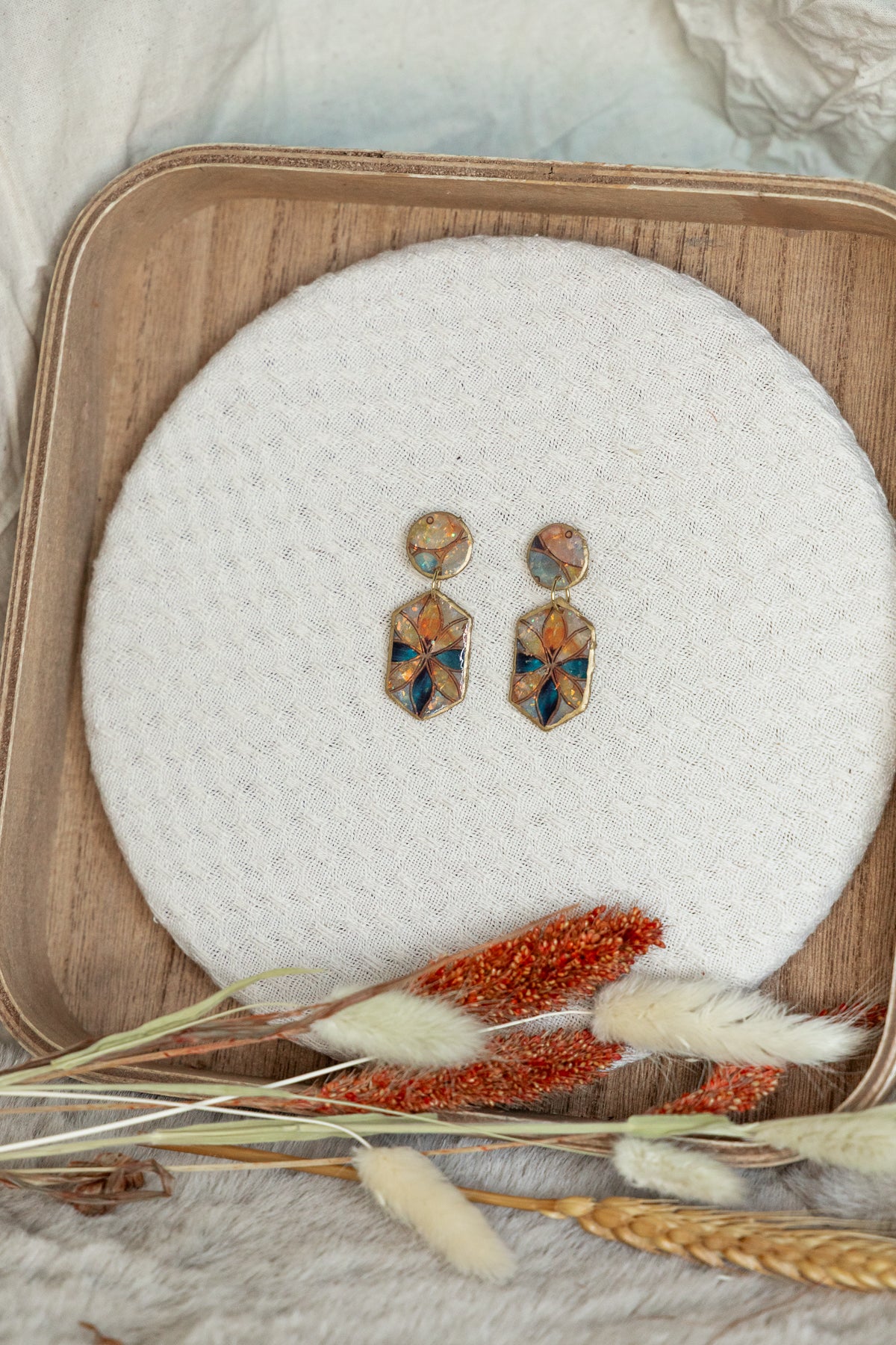 oorbellen van klei, klei oorbellen, sieraden, handgemaakte sieraden, statement sieraden, dames oorbellen