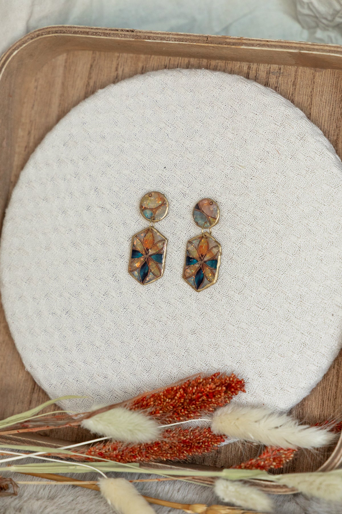 oorbellen van klei, klei oorbellen, sieraden, handgemaakte sieraden, statement sieraden, dames oorbellen