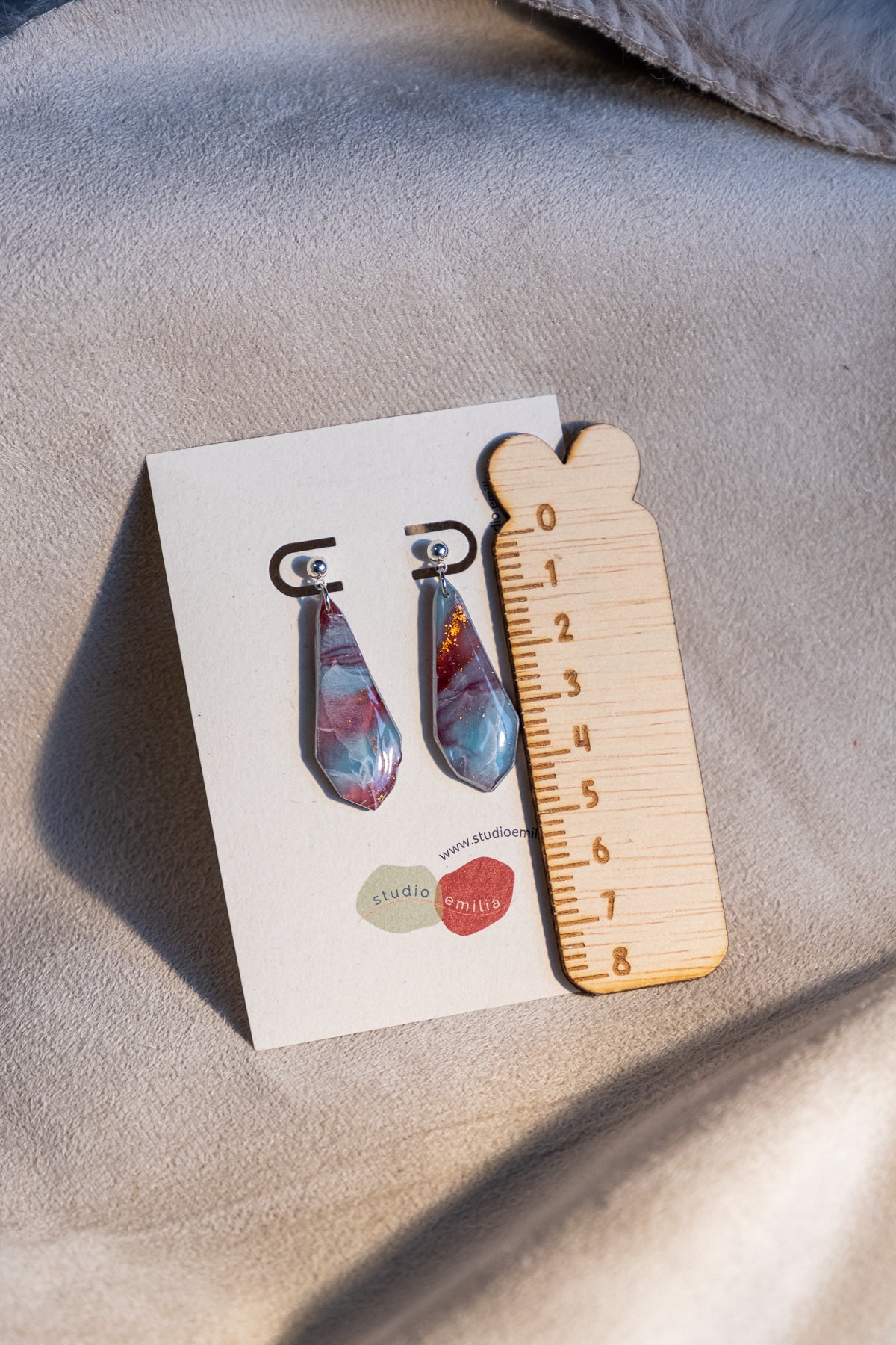 oorbellen van klei, klei oorbellen, sieraden, handgemaakte sieraden, statement sieraden, dames oorbellen, zilver oorbellen, roestvrijstaal sieraden