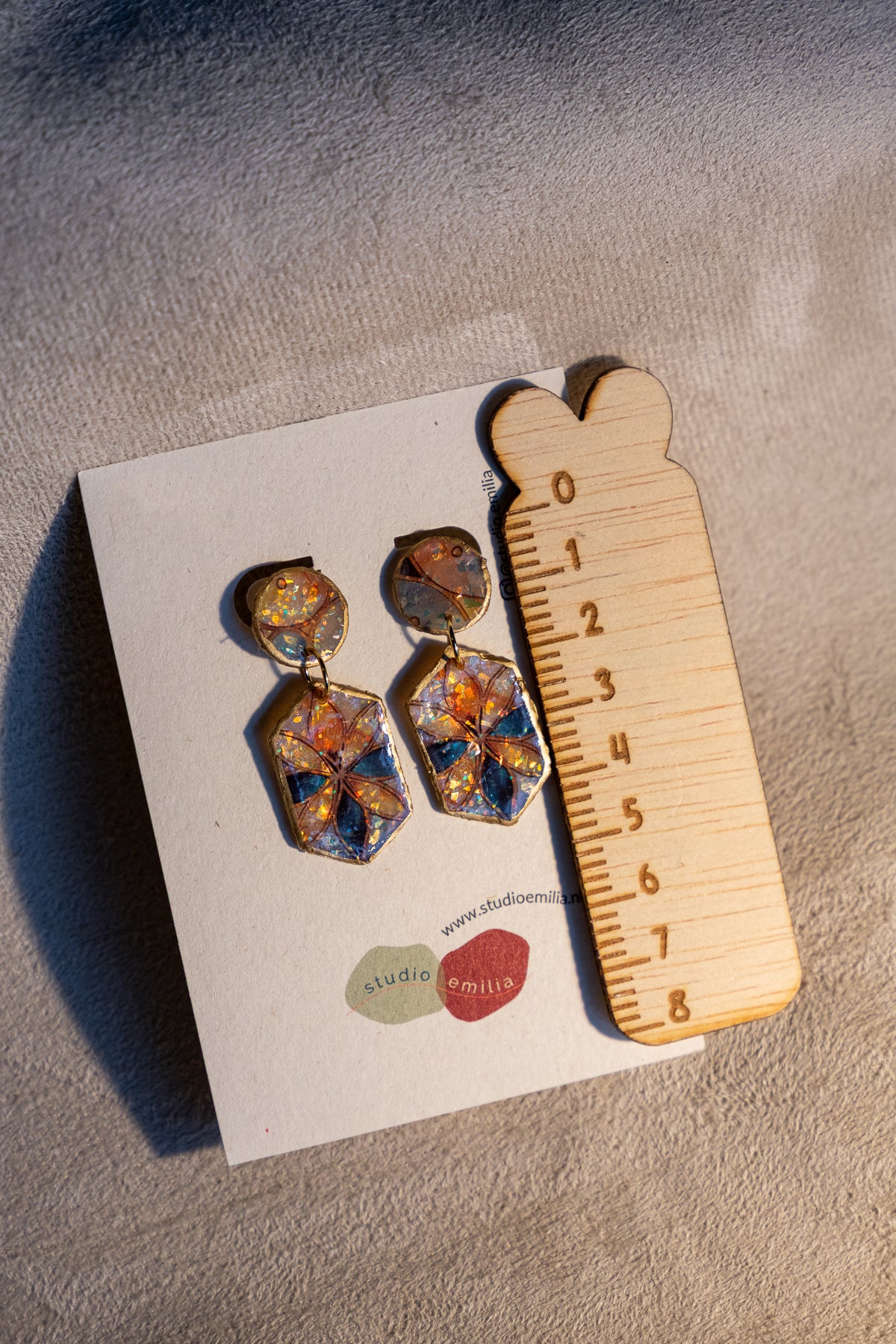 oorbellen van klei, klei oorbellen, sieraden, handgemaakte sieraden, statement sieraden, dames oorbellen