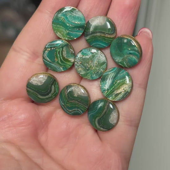 oorsteker, groene agaat oorbellen, oorbellen voor jou, oorbellen webshop, groene oorbellen, statement studs, statement oorbellen, hangemaakte sieraden, unieke oorstekers, unieke oorbellen, ooak oorbellen