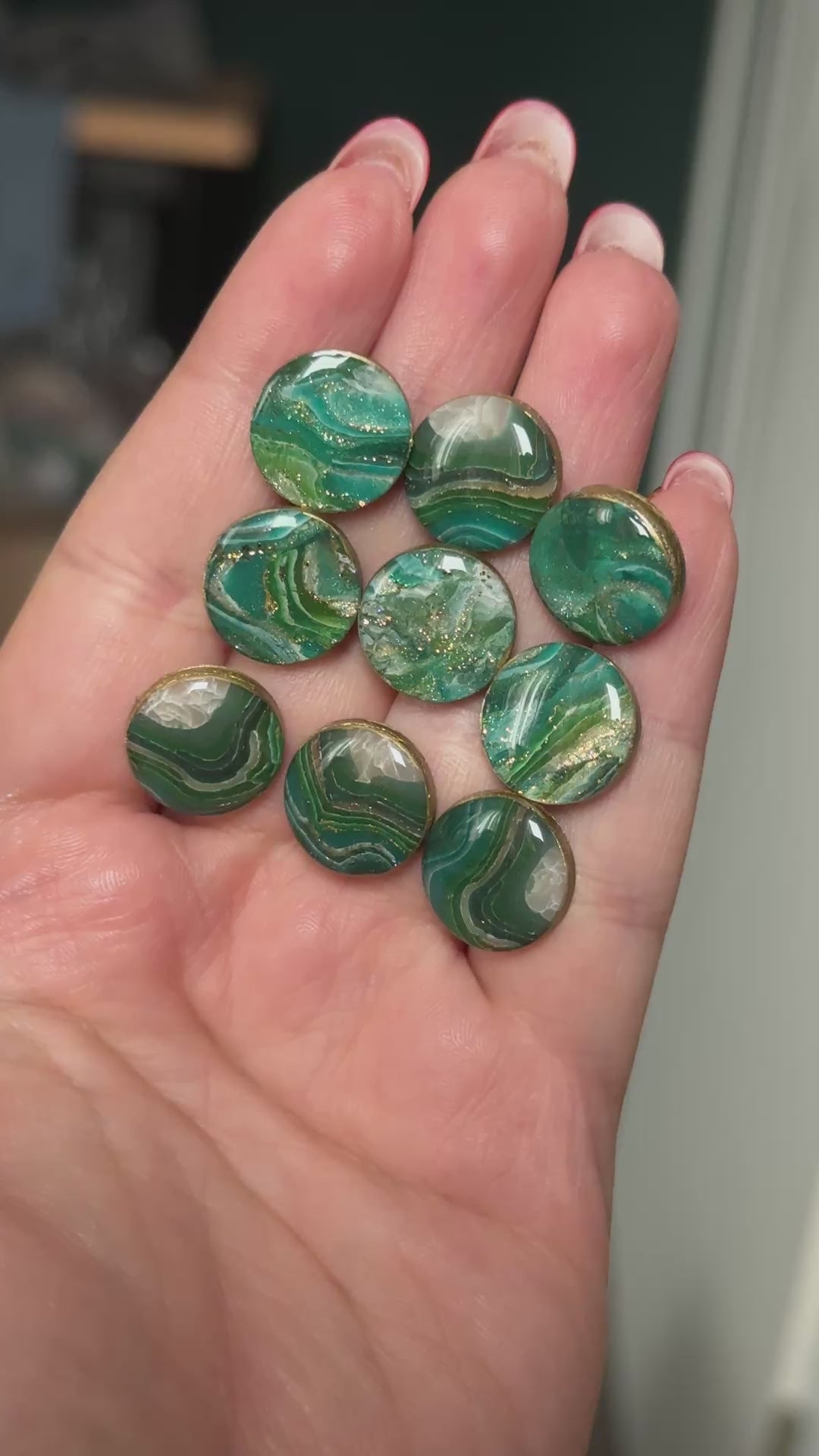 oorsteker, groene agaat oorbellen, oorbellen voor jou, oorbellen webshop, groene oorbellen, statement studs, statement oorbellen, hangemaakte sieraden, unieke oorstekers, unieke oorbellen, ooak oorbellen