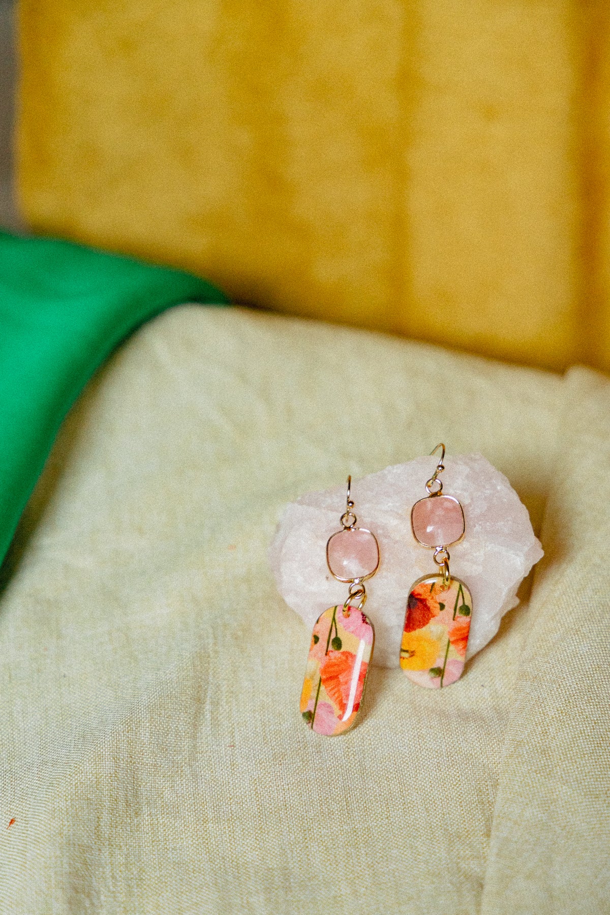 bloemen oorbellen, bloemmotief, print oorbellen, sieraden van klei, klei oorbellen, unieke sieraden, handgemaakt van klei, klei oorbellen lichtgewicht