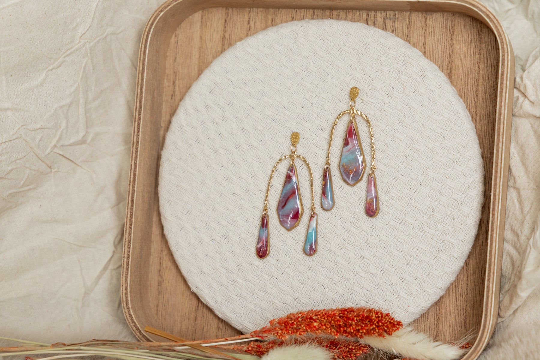 oorbellen van klei, klei oorbellen, sieraden, handgemaakte sieraden, statement sieraden, dames oorbellen