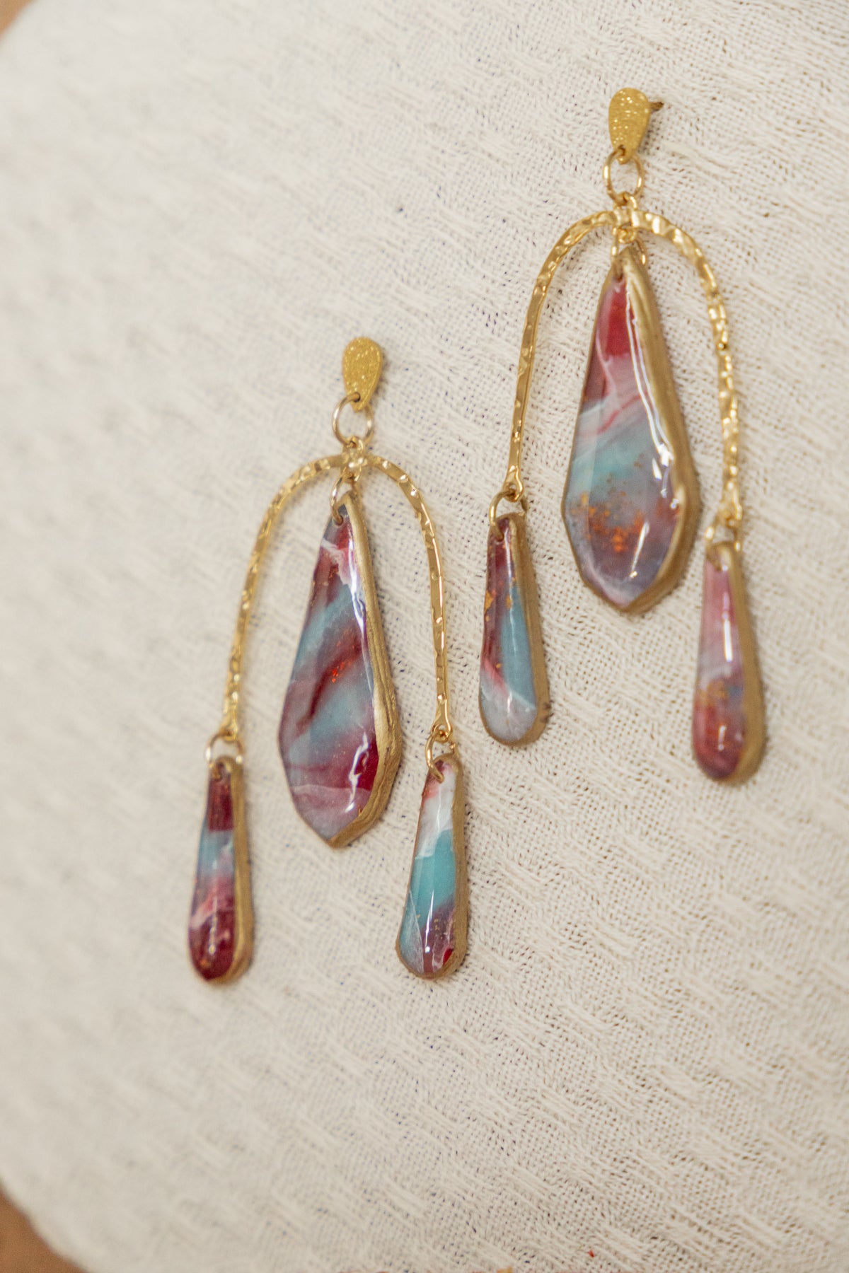 oorbellen van klei, klei oorbellen, sieraden, handgemaakte sieraden, statement sieraden, dames oorbellen